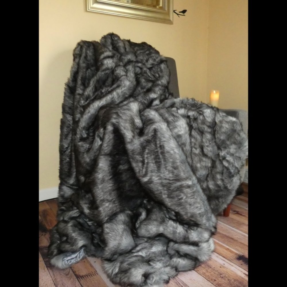 Aspen Faux Fur Blanket KING Size Super Warm & Soft Brand new